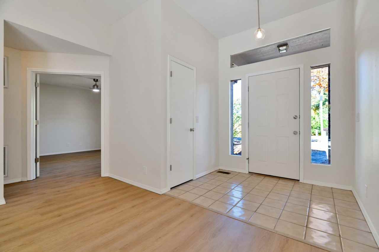 5 Longleat Ln - Photo 4 of 25