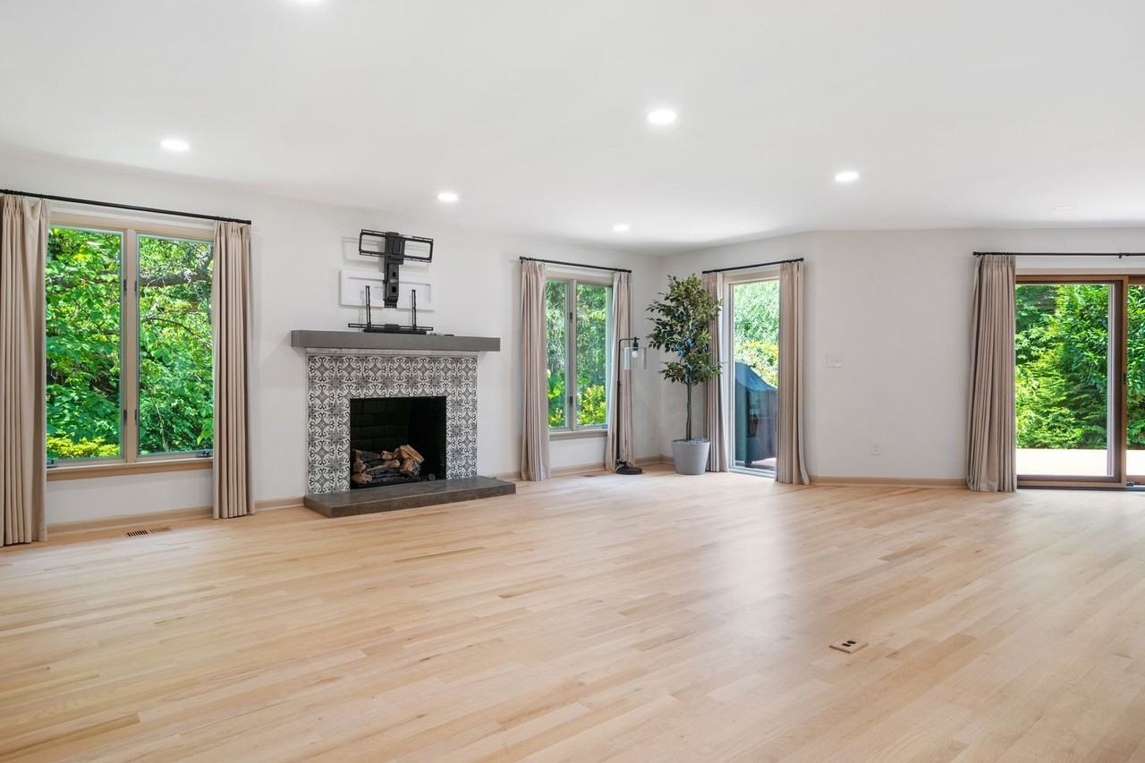 625 Woodland Dr - Photo 3 of 30