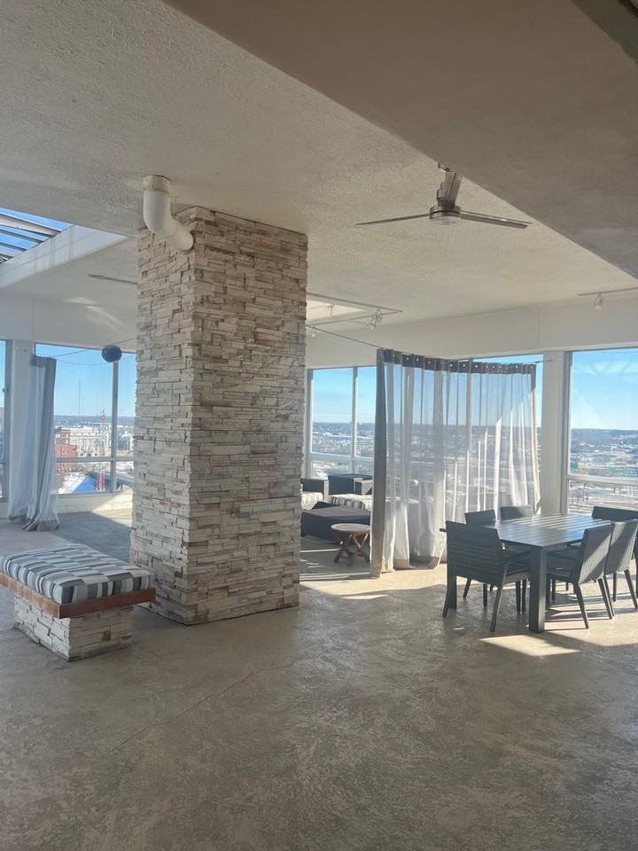 600 E 8th St - Photo 4 of 37