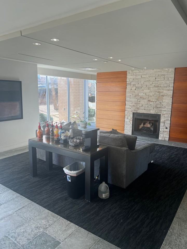 600 E 8th St - Photo 3 of 37