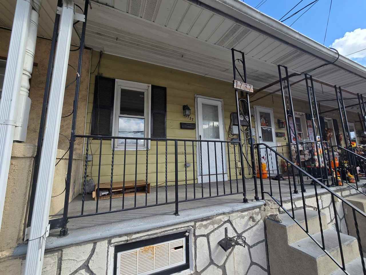 1737 Newport Ave - Photo 2 of 13