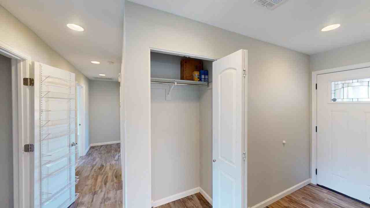 3206 Thunder Rd - Photo 5 of 50