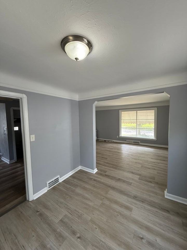 10317 Avon Avenue - Photo 2 of 11