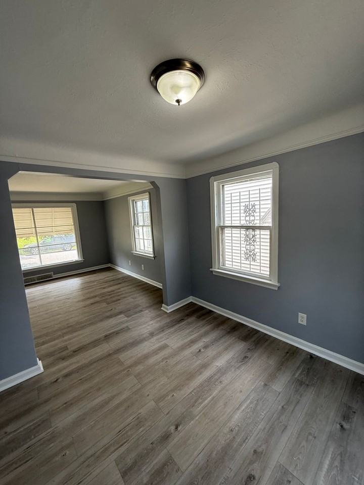 10317 Avon Avenue - Photo 3 of 11