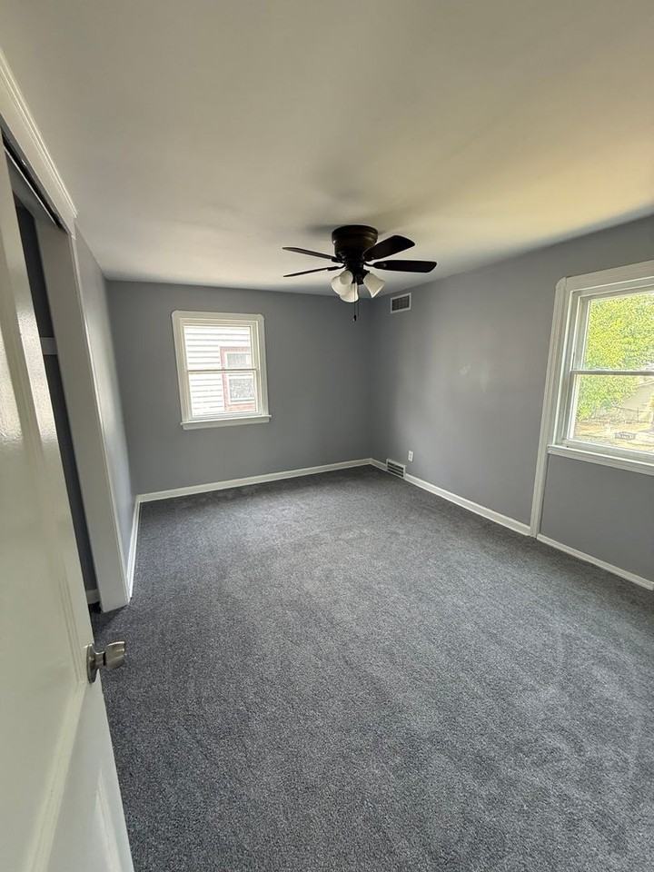 10317 Avon Avenue - Photo 7 of 11