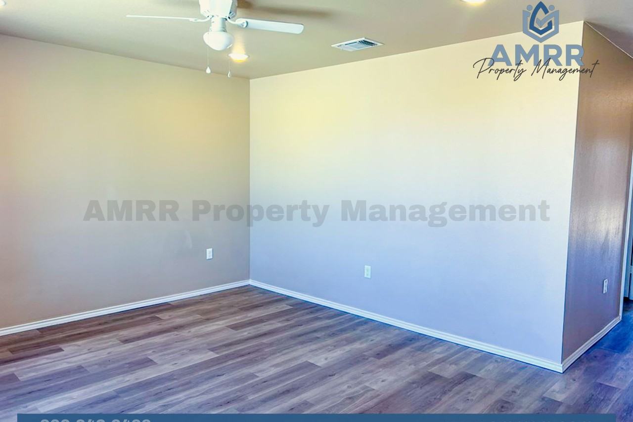 1301 E 16th St - Photo 3 of 22