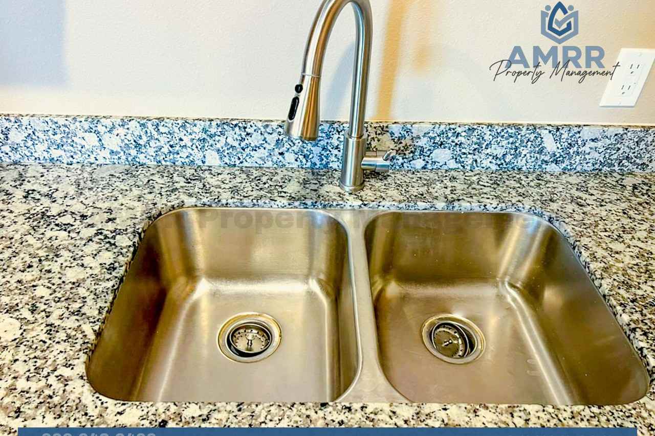 1301 E 16th St - Photo 7 of 22