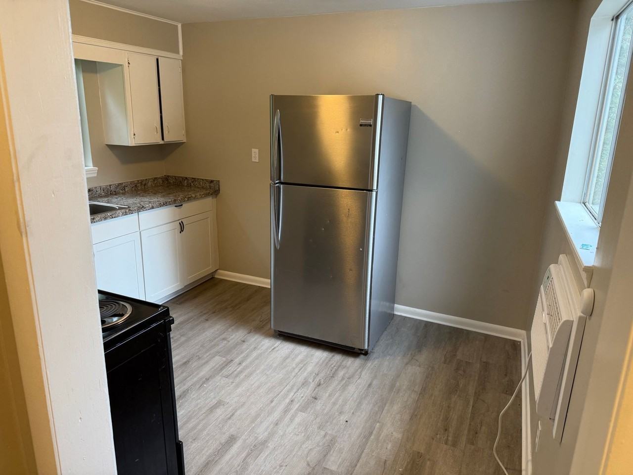 3113 Curtis St - Photo 3 of 16