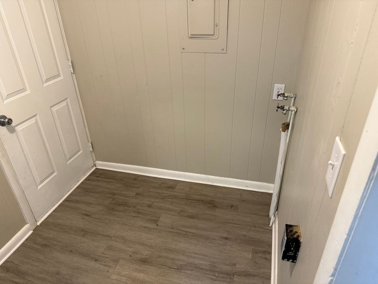 3113 Curtis St - Photo 7 of 16