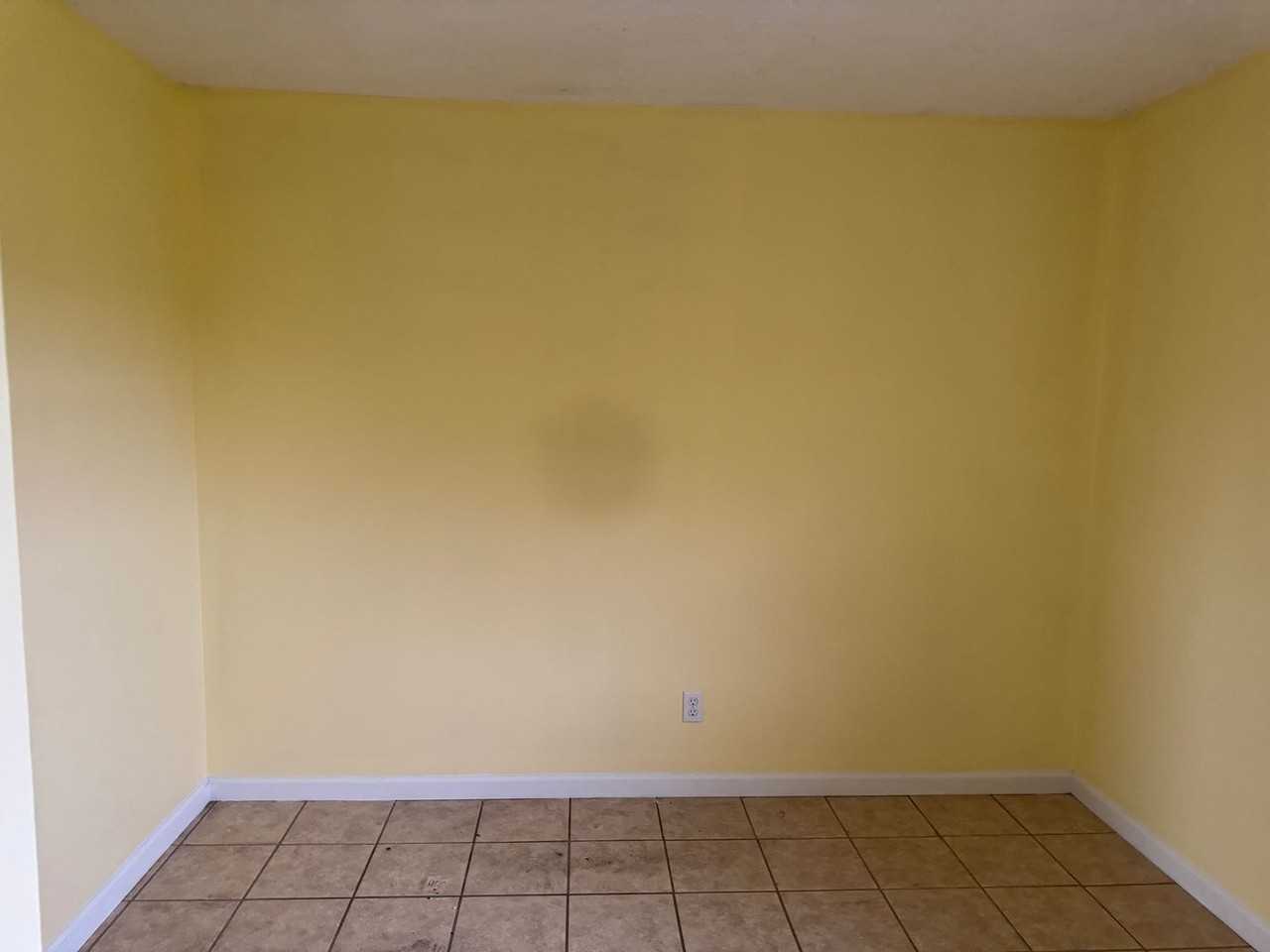 3411 W Walnut St #3 - Photo 4 of 6