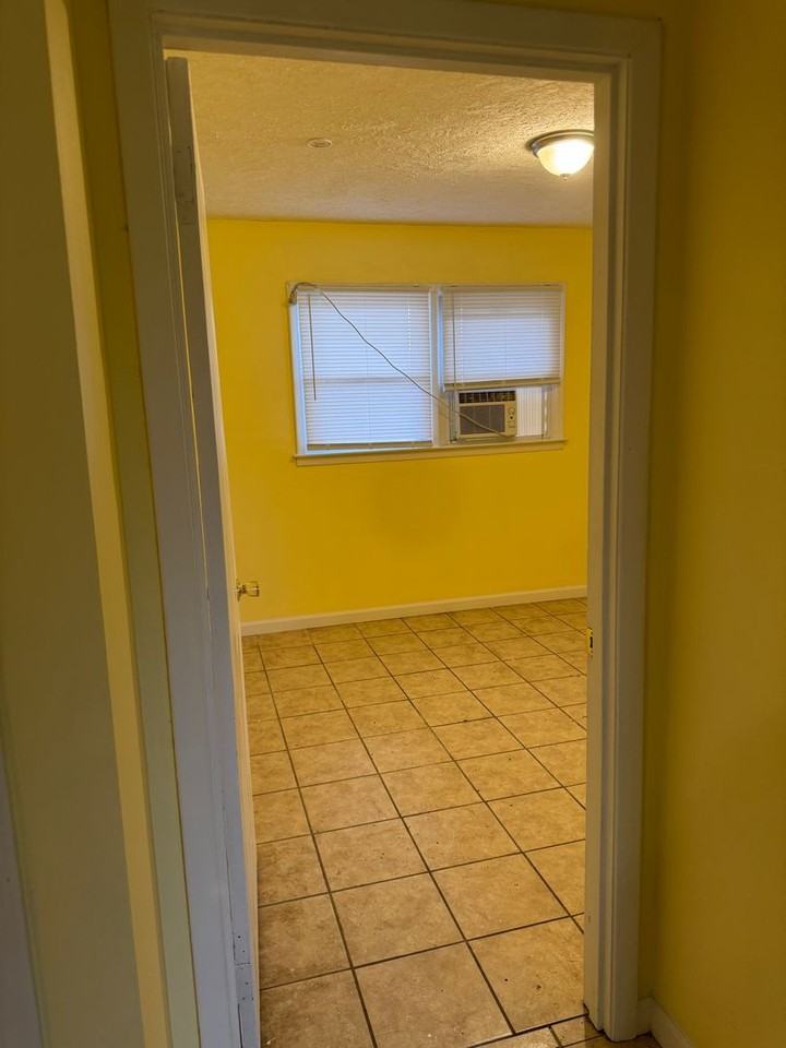 3411 W Walnut St #3 - Photo 6 of 6