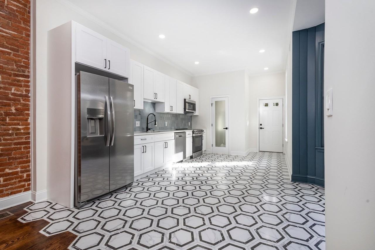 1925 N 32nd St - Photo 2 of 48