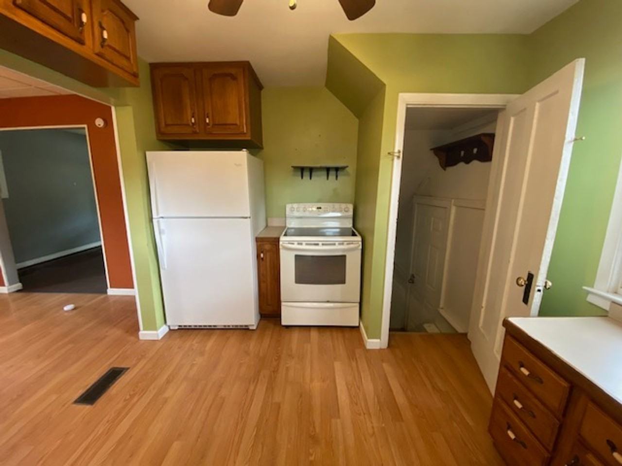 1771 Congo St - Photo 4 of 11