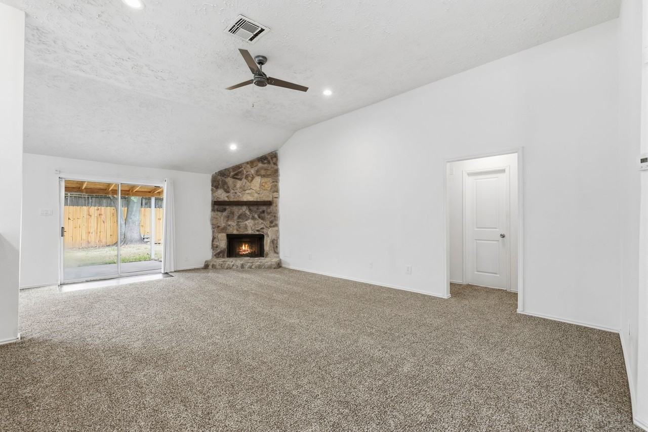 16826 Carbridge Dr - Photo 5 of 27