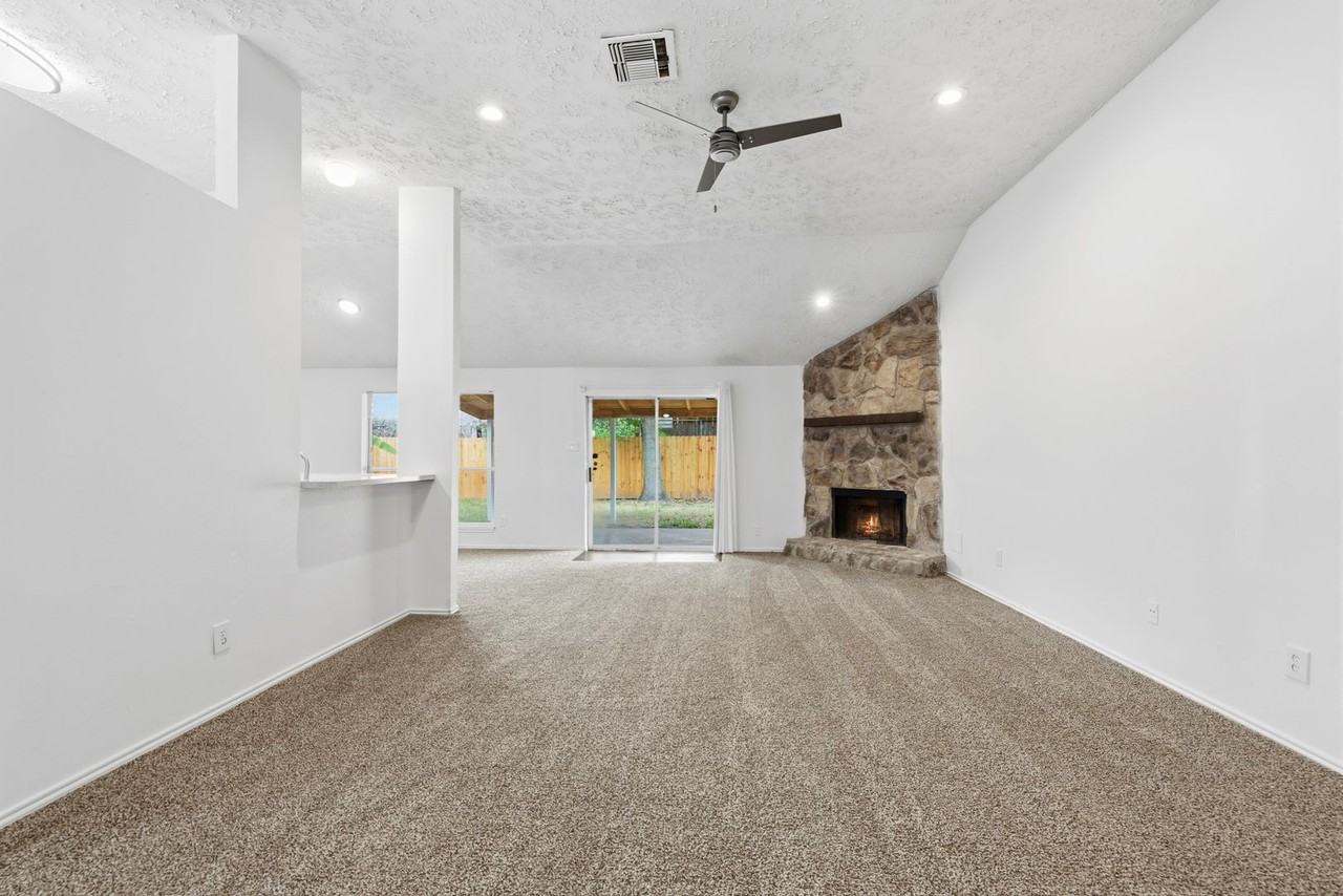 16826 Carbridge Dr - Photo 6 of 27