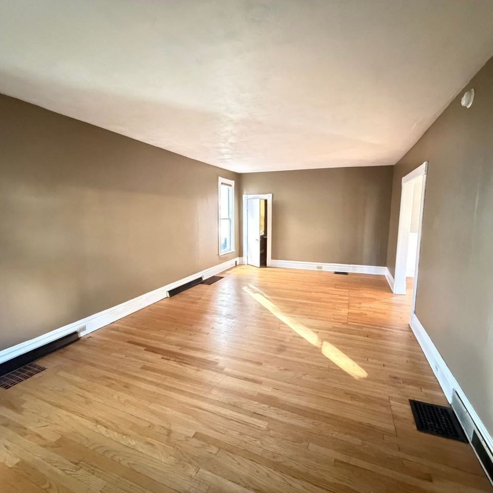 56 Union Avenue Northeast - Photo 4 of 18