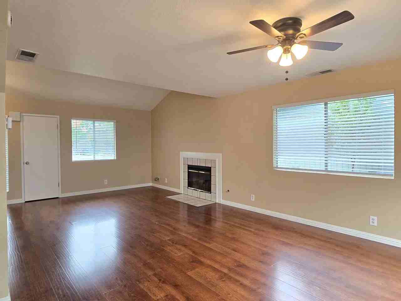 697 Estonia Ct - Photo 3 of 11