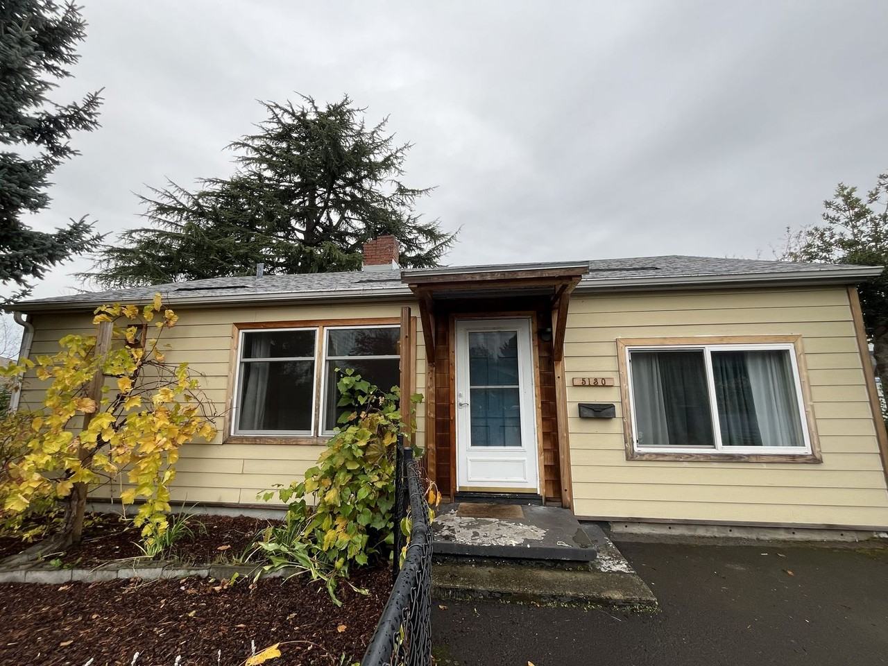 5130 Ne 86th Ave - Photo 3 of 31