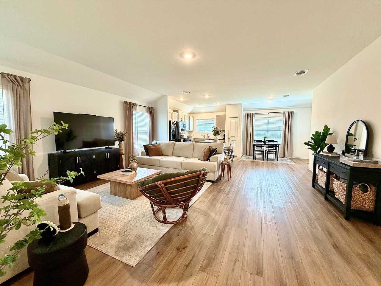 209 Sonterra Drive - Photo 2 of 20