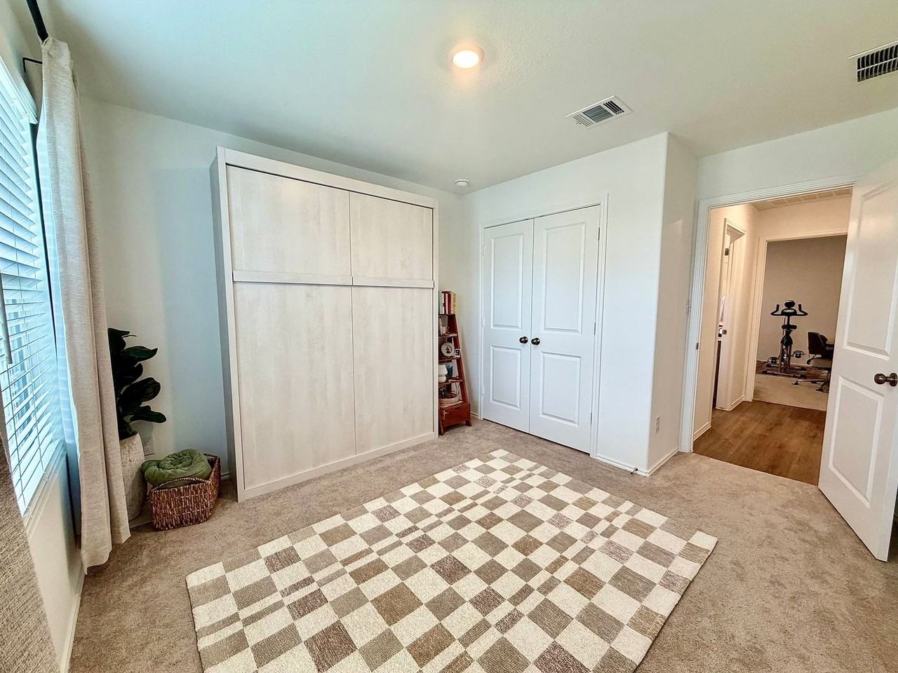 209 Sonterra Drive - Photo 5 of 20