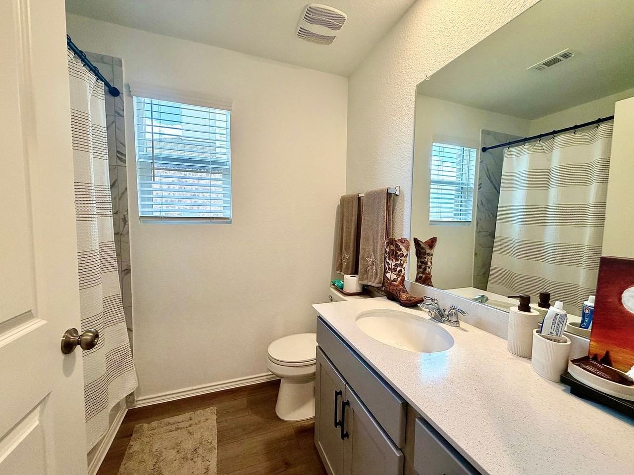 209 Sonterra Drive - Photo 6 of 20