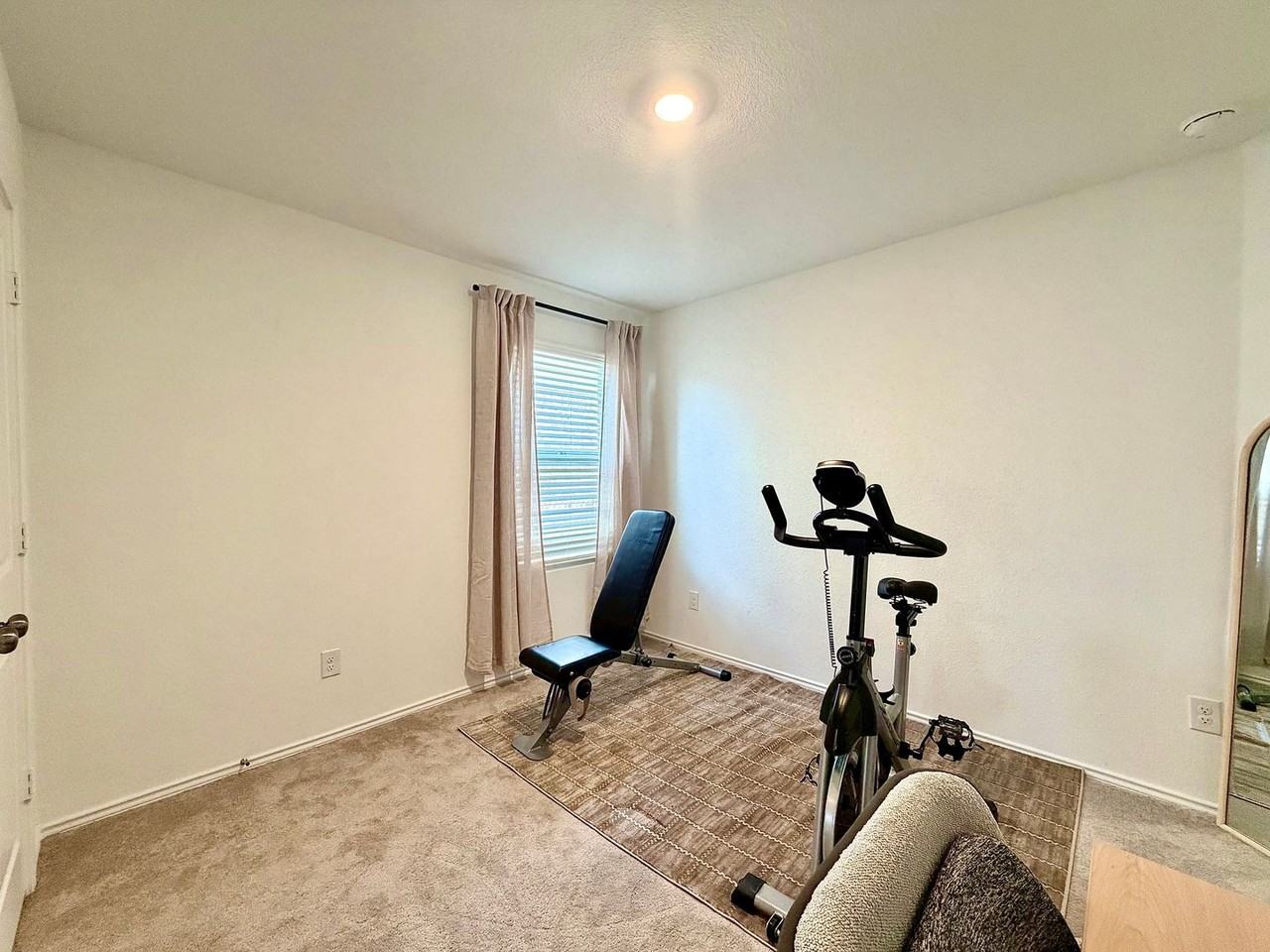 209 Sonterra Drive - Photo 7 of 20