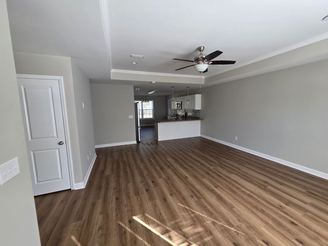 111 Richard St - Photo 2 of 17