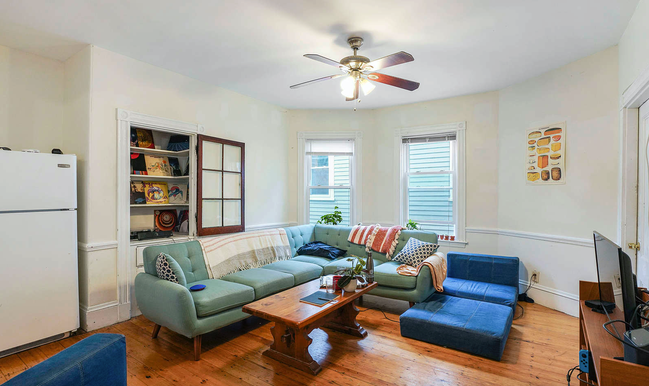 15 Sachem St - Photo 2 of 15