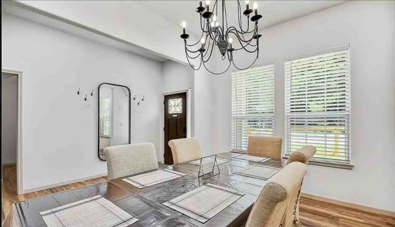 210 Cottage St - Photo 5 of 21