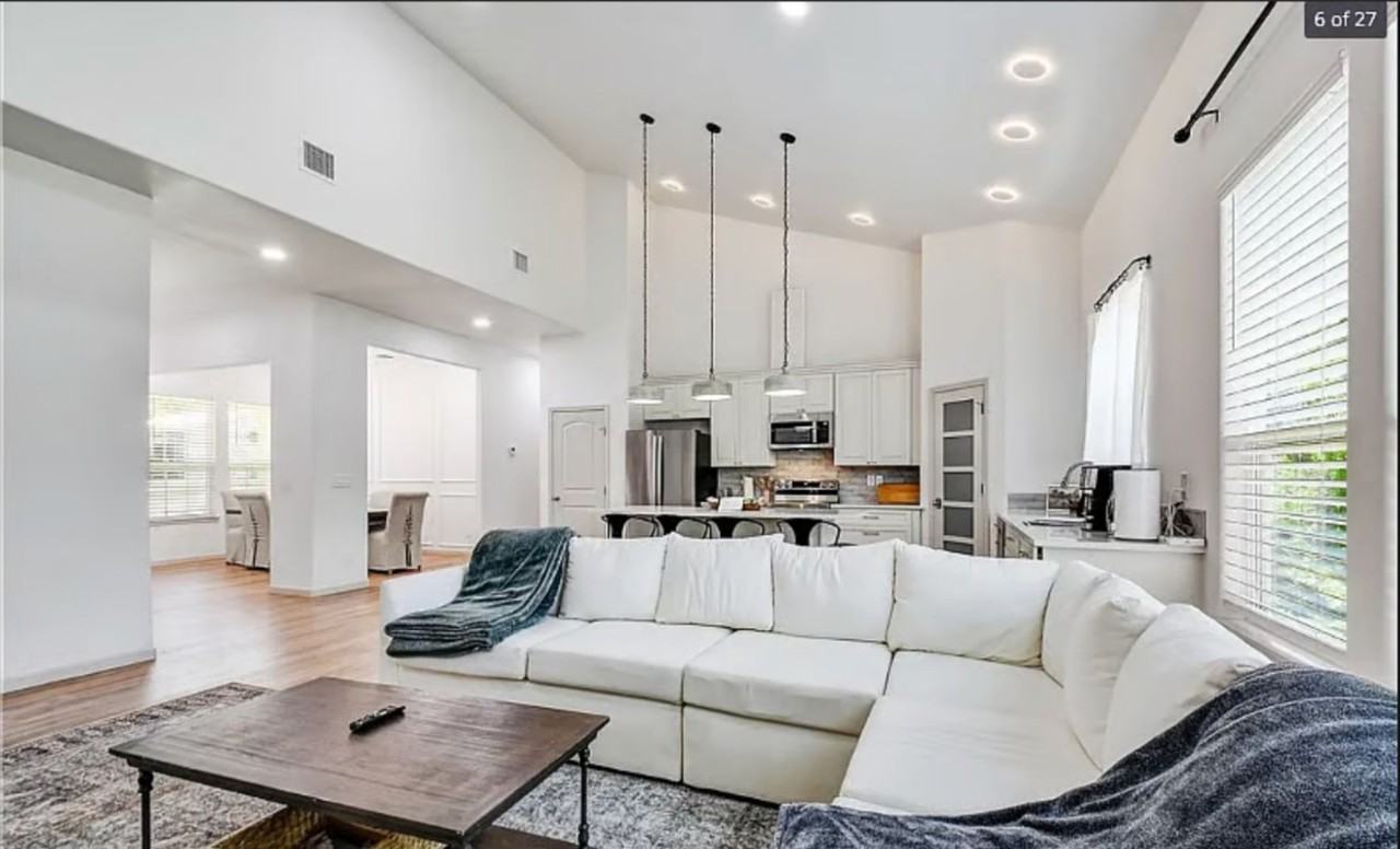 210 Cottage St - Photo 4 of 21