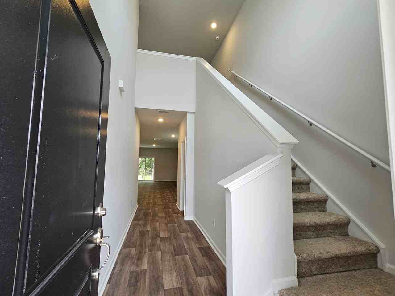 789 Wapama St - Photo 4 of 32