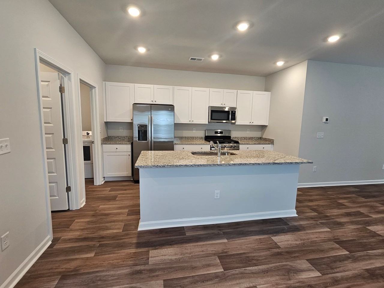 789 Wapama St - Photo 6 of 32