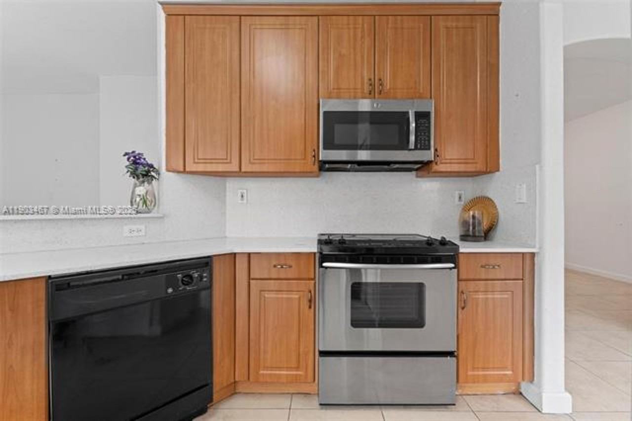 8394 Northwest 113th Path #0 - Photo 7 of 42