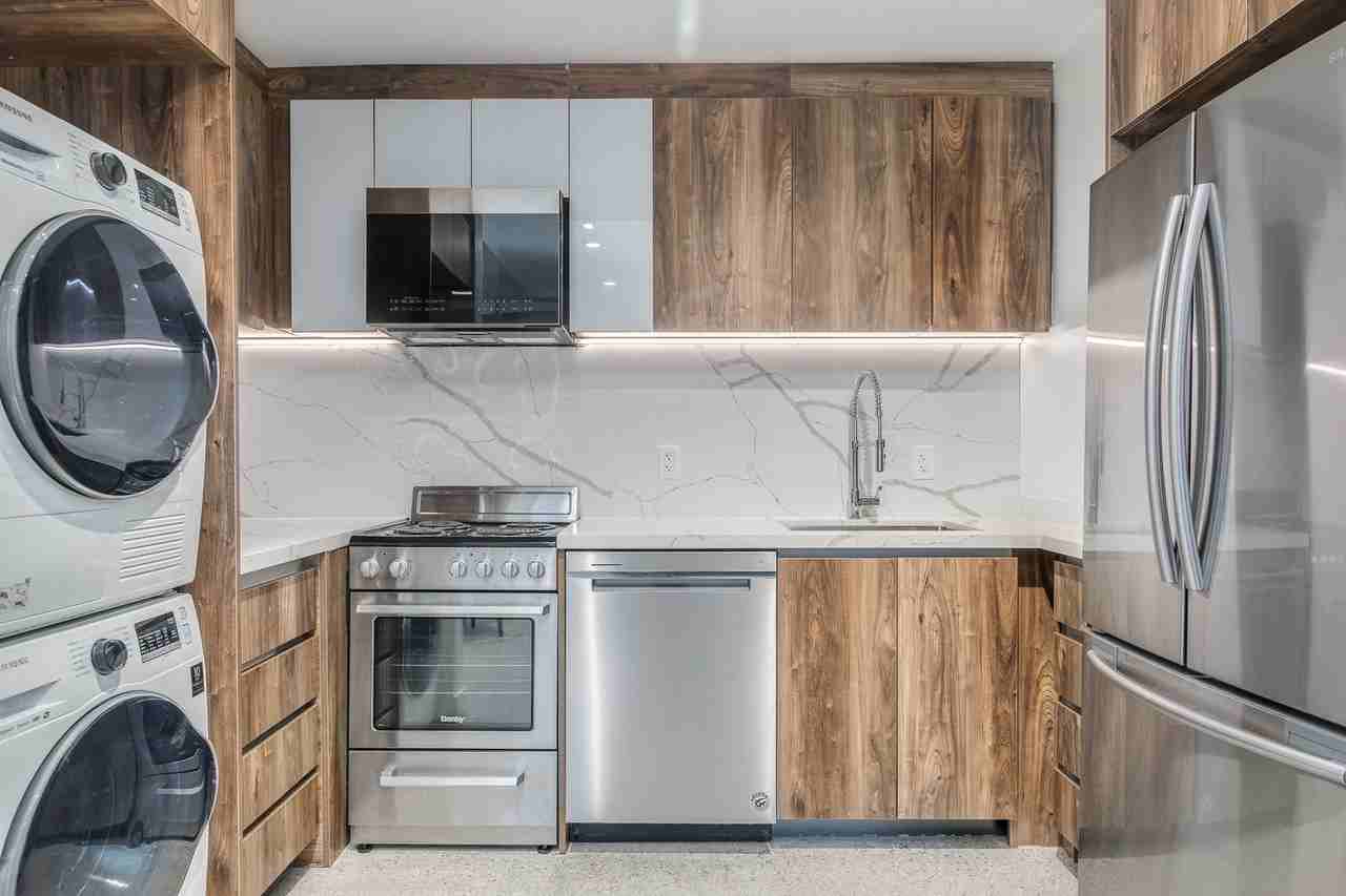 1170 Barclay Street - Photo 13