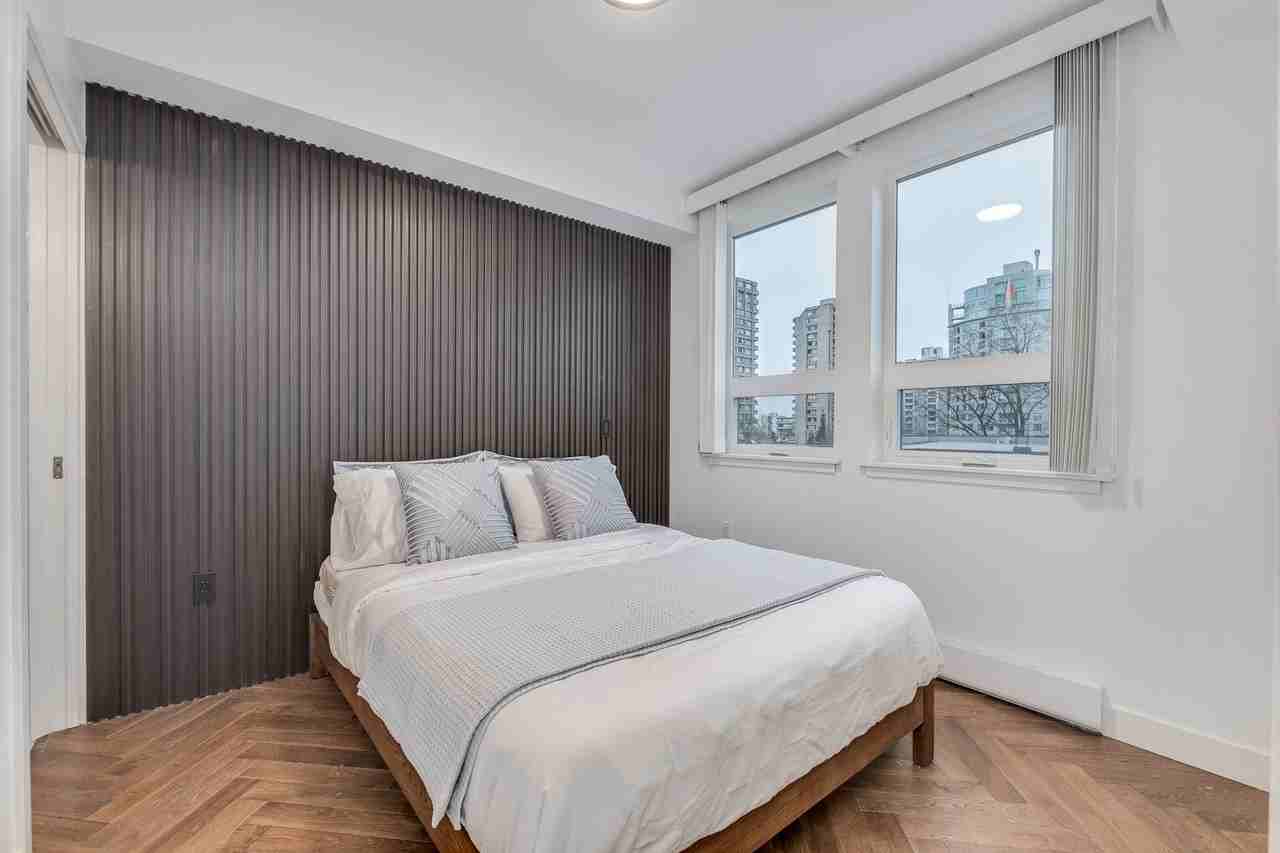 1170 Barclay Street - Photo 14