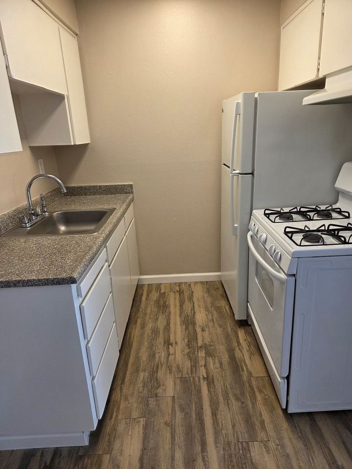 The Retreat - Photo 3 of 26