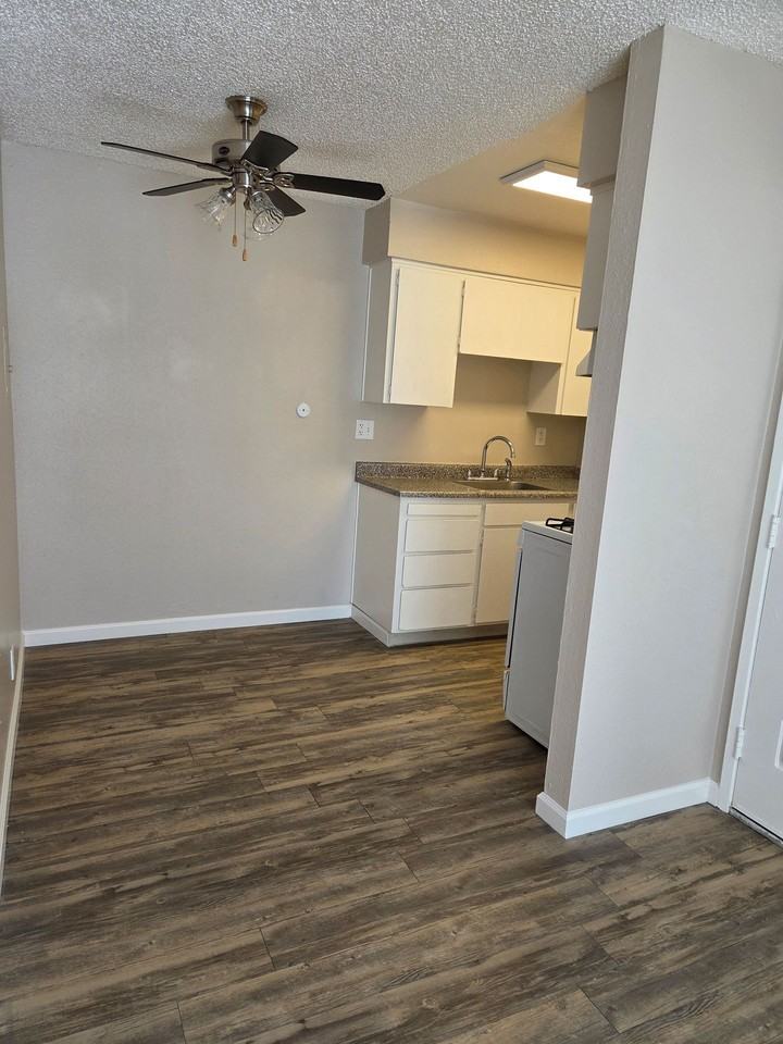 The Retreat - Photo 4 of 26