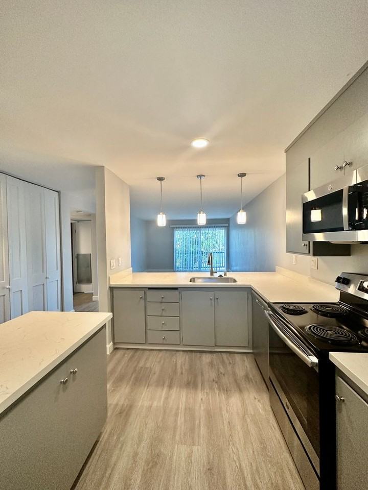 745 F St #02 - Photo 4 of 15