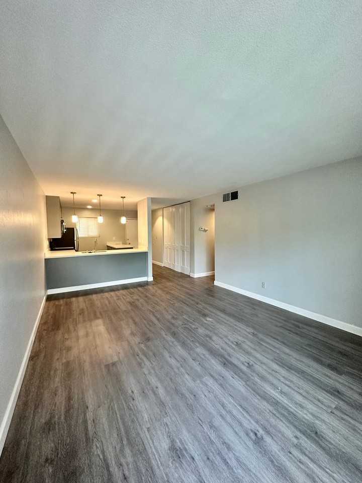 745 F St #02 - Photo 5 of 15