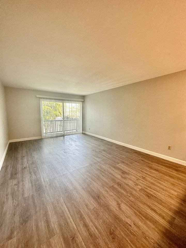 745 F St #02 - Photo 6 of 15