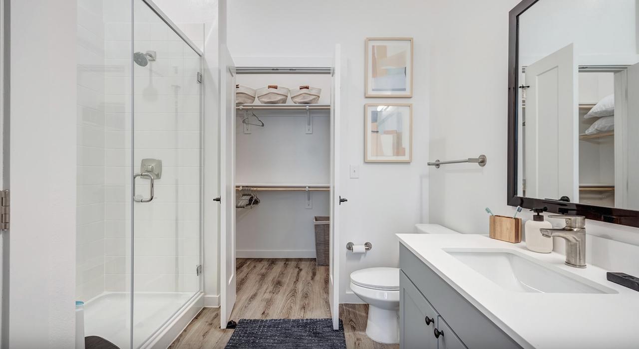 4714 South Congress Avenue - Photo 4 of 17