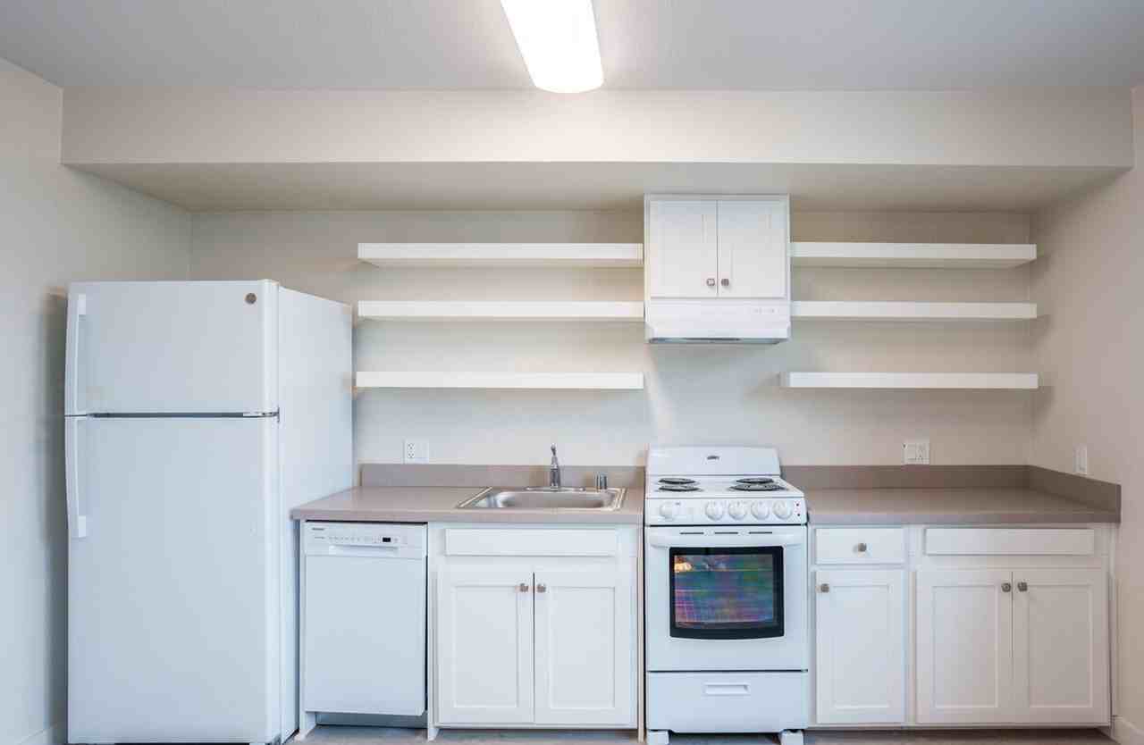 Helios - Photo 3 of 50