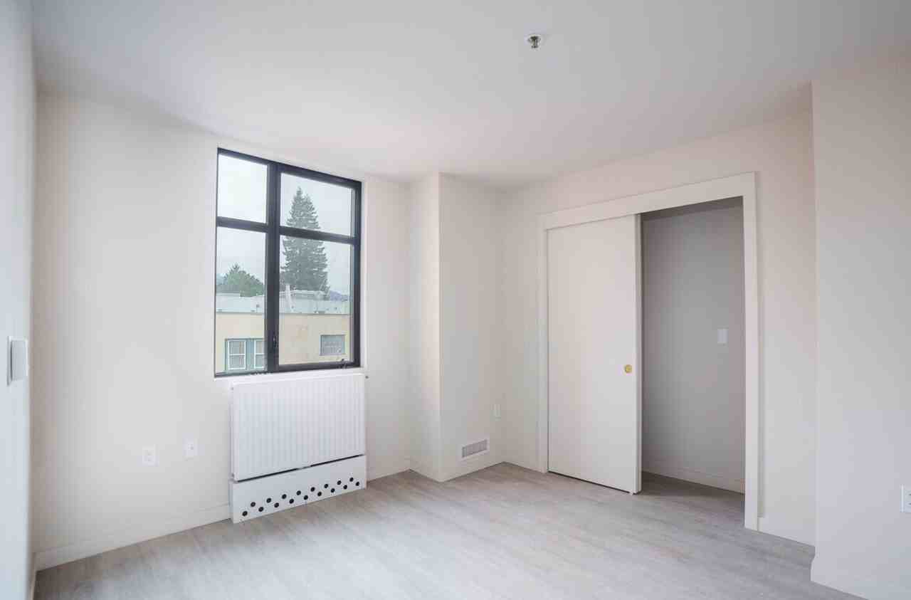 Helios - Photo 7 of 50