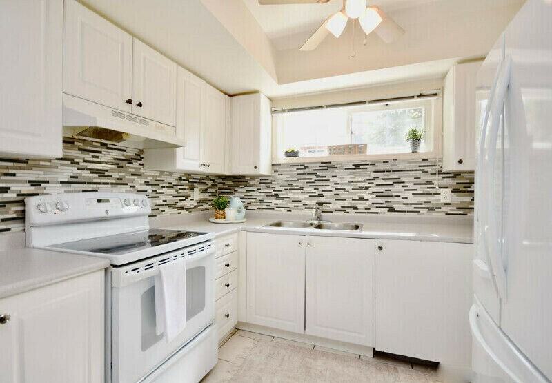 245 Ferndale Drive South - Photo 3 of 9