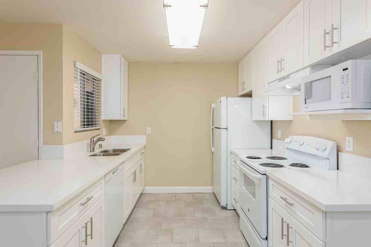 Willow Creek Apartments - Photo 4 of 49