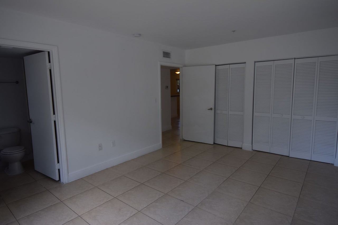 4147 Live Oak - Photo 4 of 50