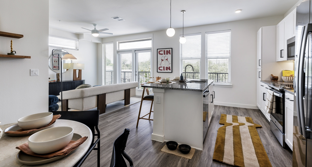 1701 Briarcliff Boulevard - Photo 3 of 14