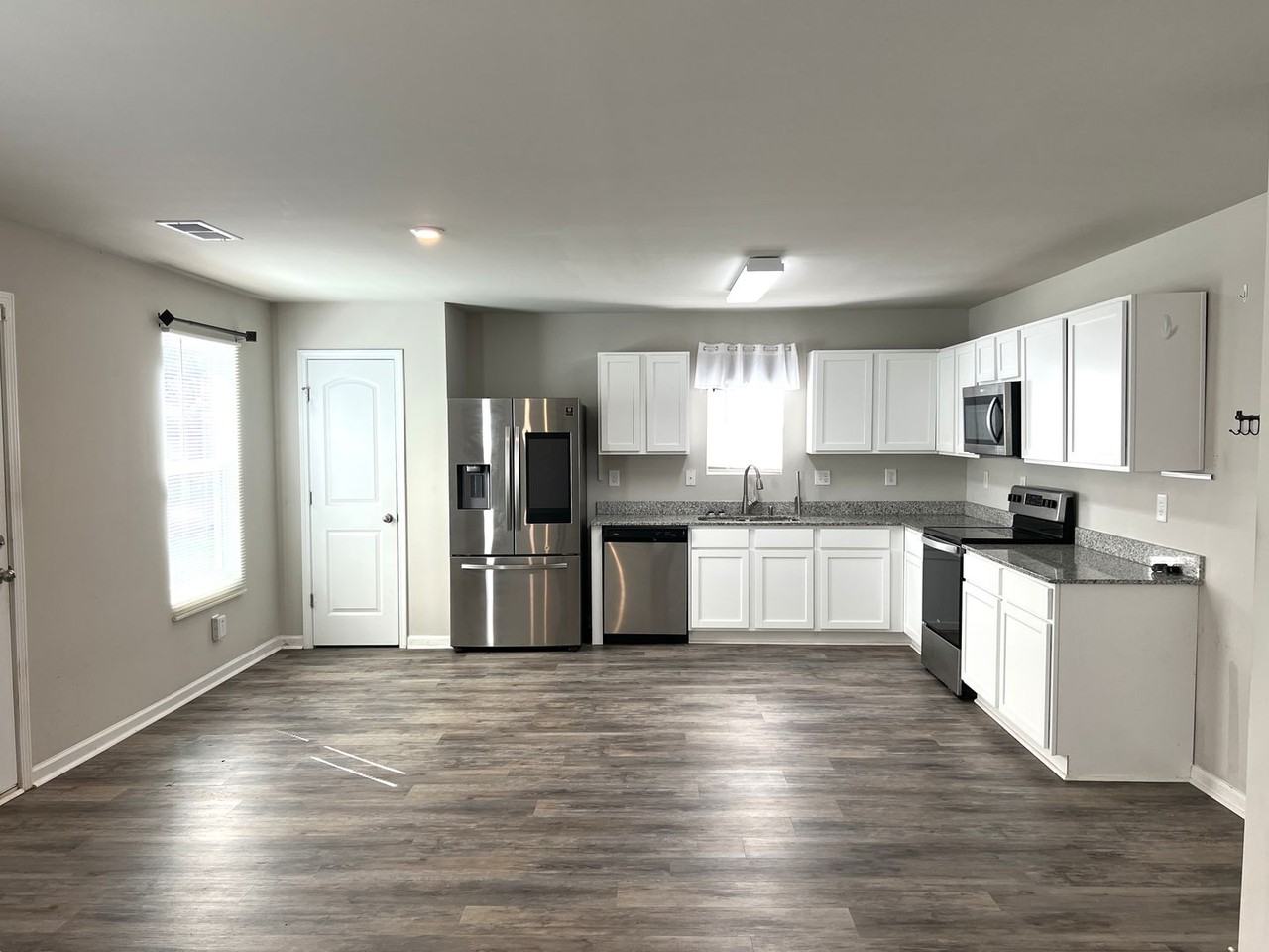 107 Cold Creek Pkwy - Photo 2 of 27