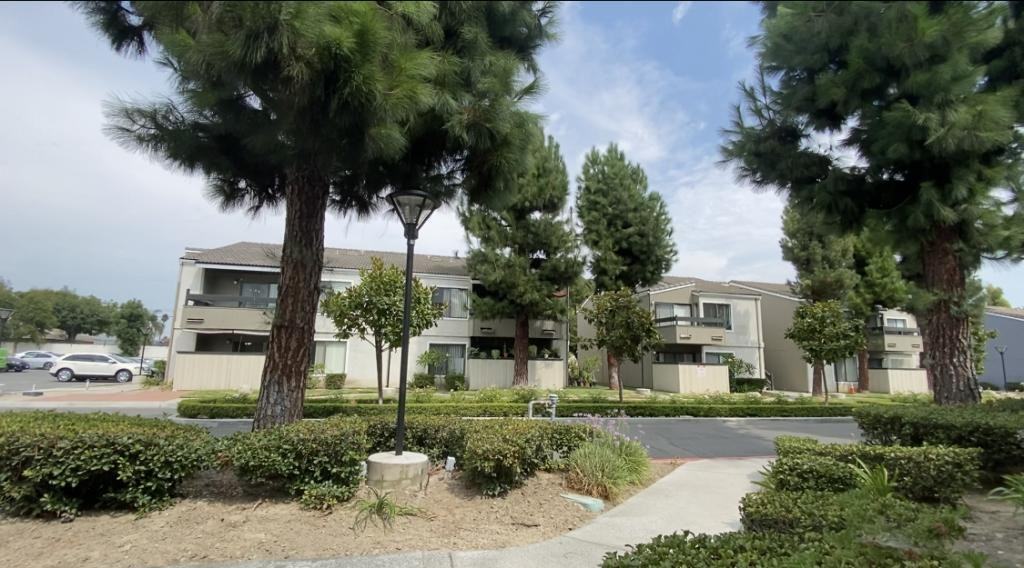 160 North Richmont Drive - Photo 2 of 13