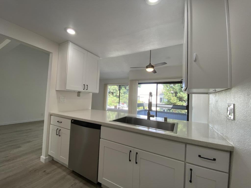 160 North Richmont Drive - Photo 3 of 13